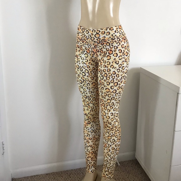 Gym Leegins and Top Set - Picture 2 of 8